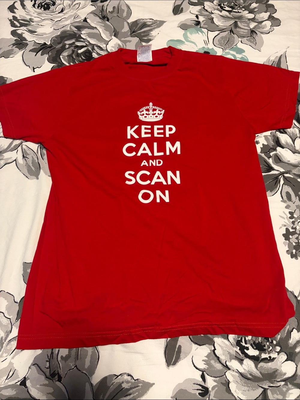 Red "Keep Calm and Scan On" Graphic T-Shirt unisex